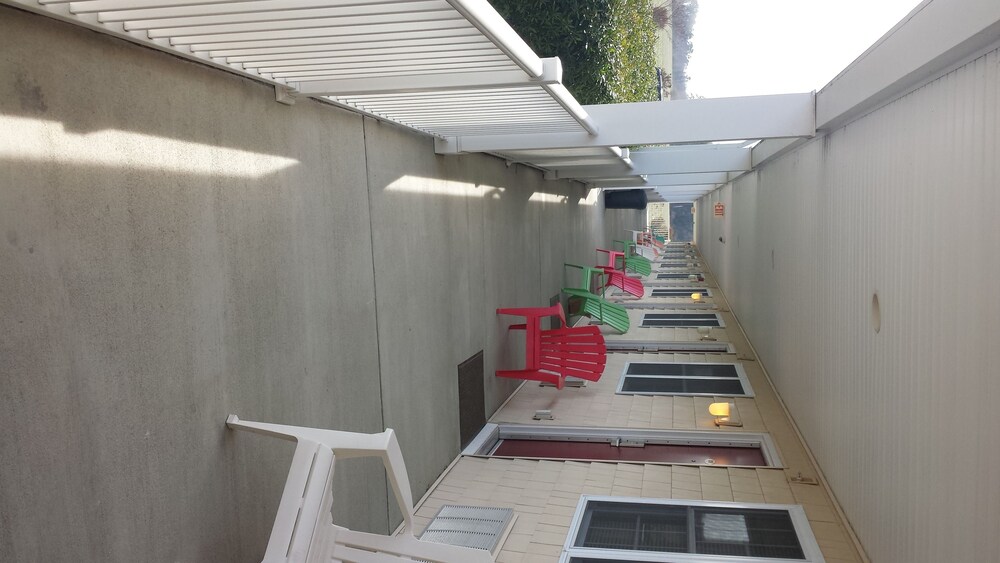 Shore Stay Suites - photo 16