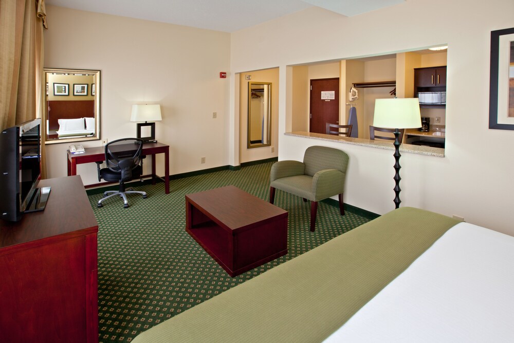 Holiday Inn Express & Suites Indianapolis East By Ihg - photo 18