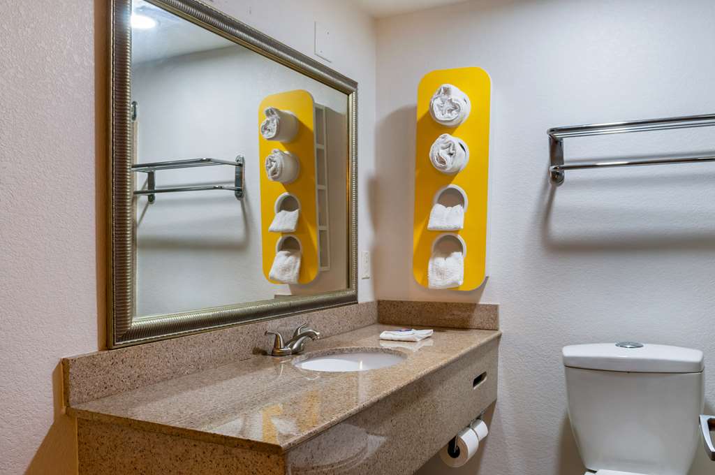 Motel6 New Orleans LA Near Downtown - photo 18