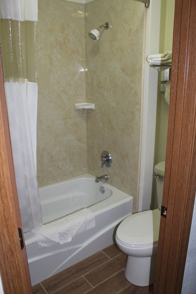Columbus Inn - photo 18