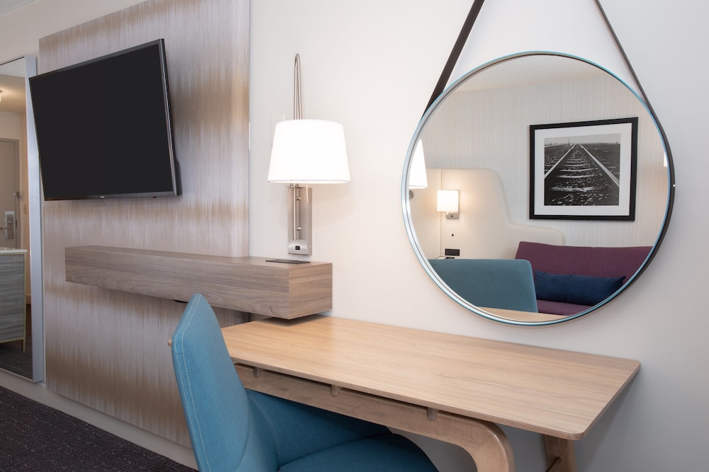 Crowne Plaza Kansas City Downtown by IHG - photo 10