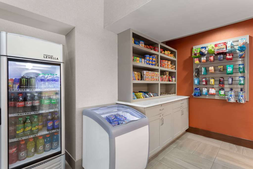 La Quinta Inn & Suites by Wyndham Ft. Pierce - photo 29