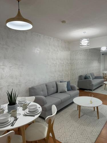 Modern Minimalist Luxe Retreat 2 Bedroom with parking — 4-Star Luxury Hotel in Manila, Philippines