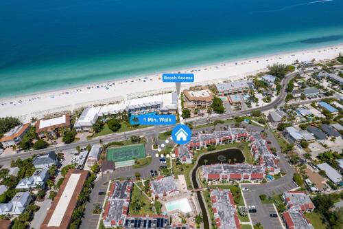 Runaway Bay 201 New Vacation Rental Fully Refurbished 2018 — 4-Star Luxury Hotel in Bradenton Beach, United States