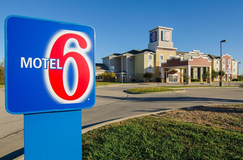Motel 6 Park City KS - photo 58