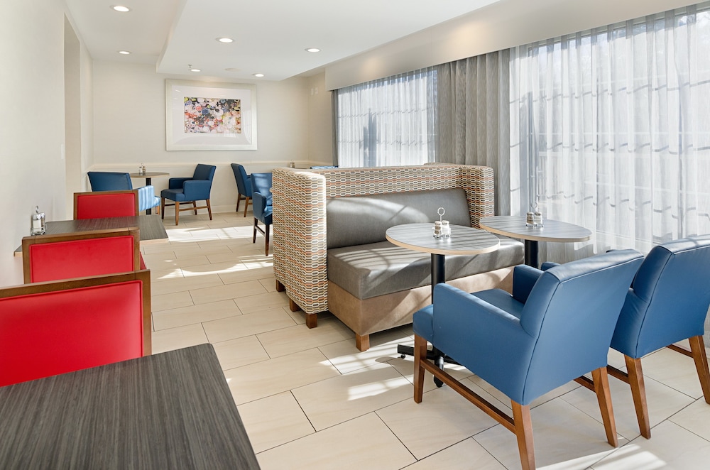 Holiday Inn Express Lexington by IHG - photo 20