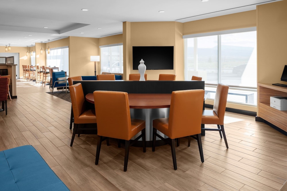Towneplace Suites By Marriott Tehachapi - photo 25