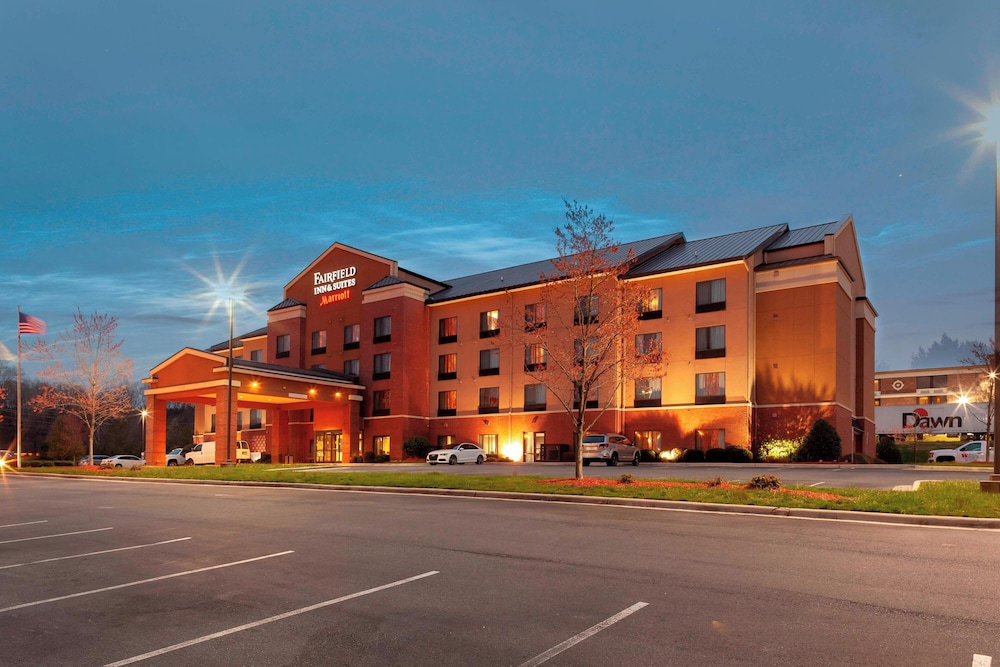 Fairfield Inn & Suites by Marriott Charlotte Matthews - featured photo