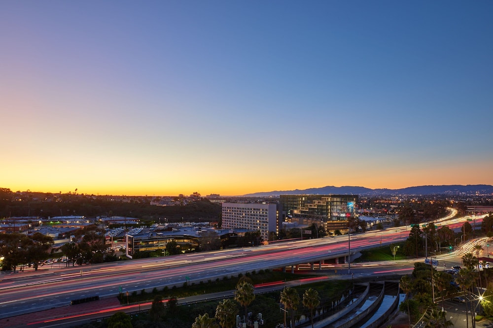Courtyard by Marriott Culver City Los Angeles - photo 14