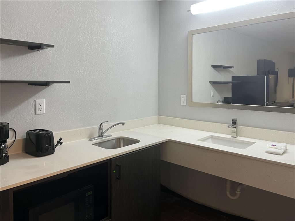 Studio 6 Suites Hurricane Wv - photo 22