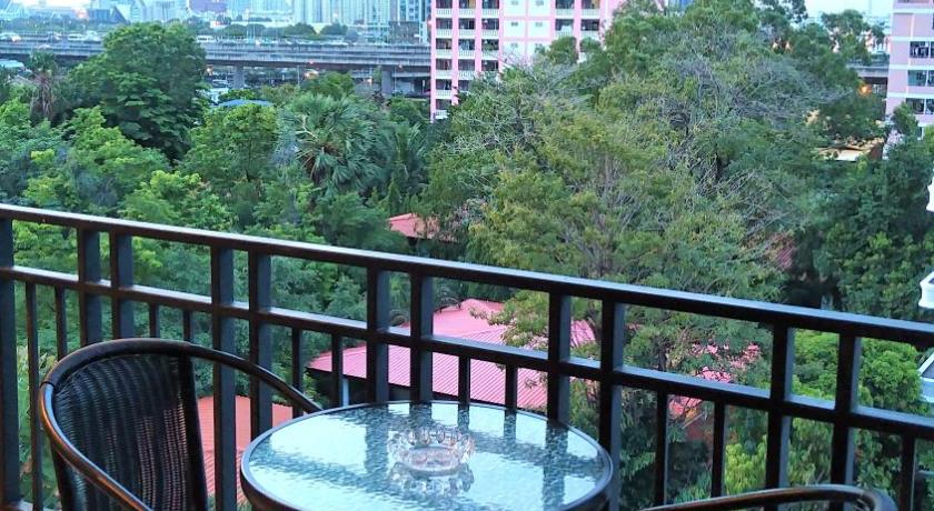 Amp am House Bangkok Hotel