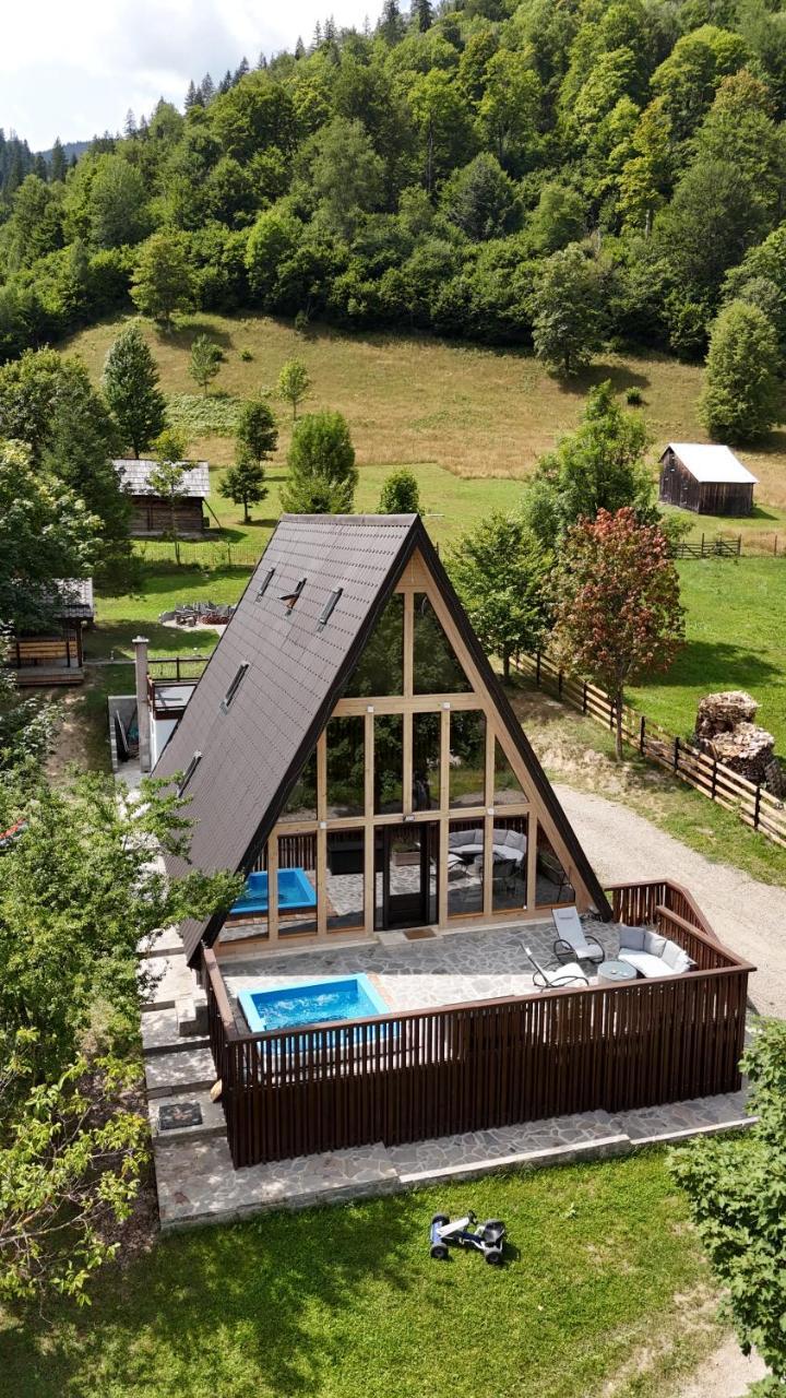 Ascape Kabin — 4-Star Luxury Hotel in Brosteni, Romania