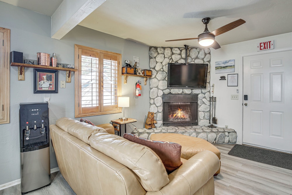 Cozy Cabin w Deck 2 Mi to Bear Mountain Resort - photo 13
