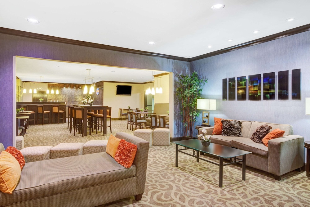 Baymont by Wyndham Dallas Love Field - photo 2