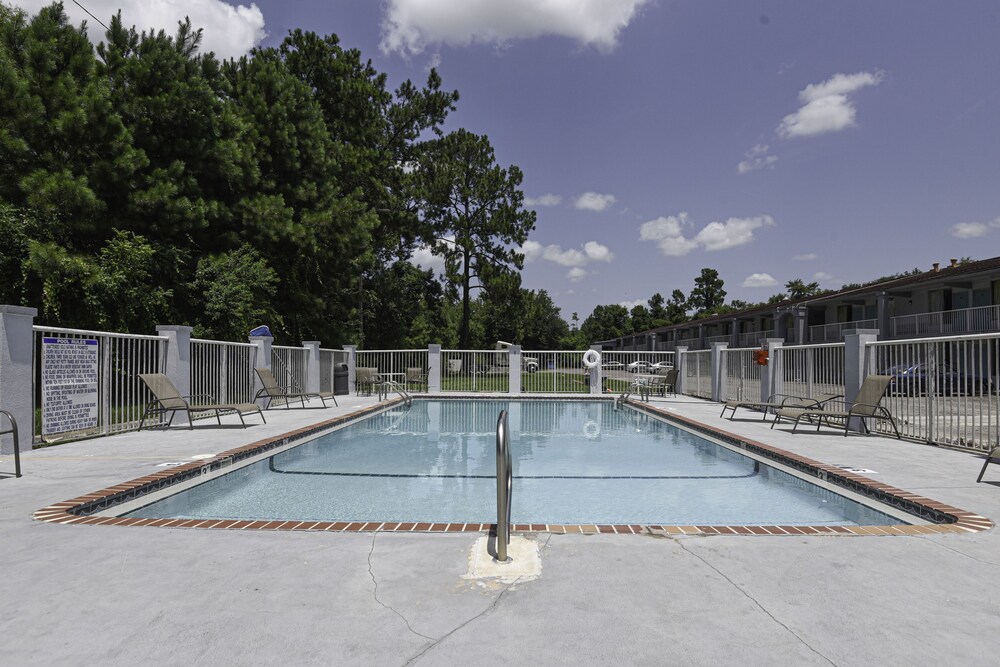 Hotel Valdosta Ga I 75 & Us 221 N Hwy - photo 11