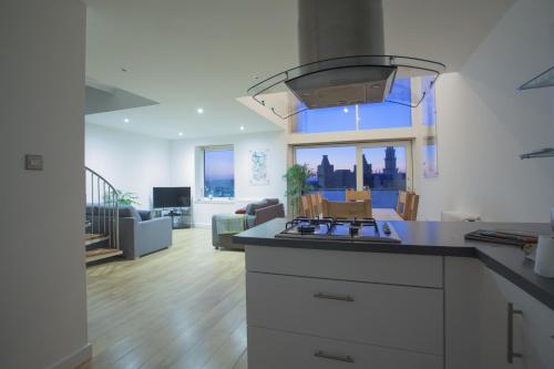 City Centre Apartment With Free Secure Underground Parking — 4-Star Luxury Hotel in Glasgow, United Kingdom