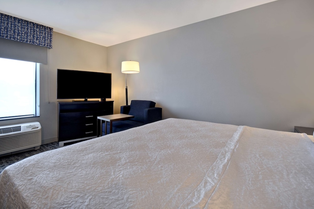 Hampton Inn & Suites Columbia South Fort Meade Area - photo 12