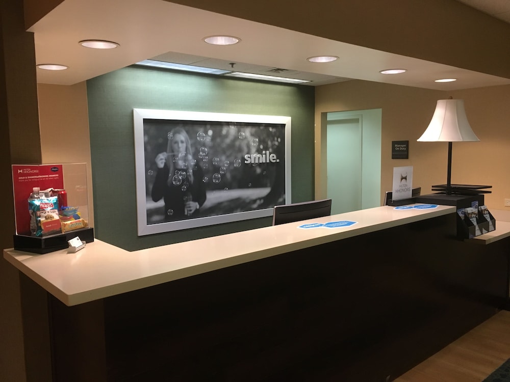 Hampton Inn Bedford - photo 5