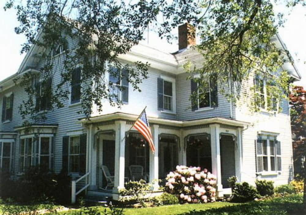 Isaiah Jones Homestead Bed And Breakfast 4447014 — Sandwich