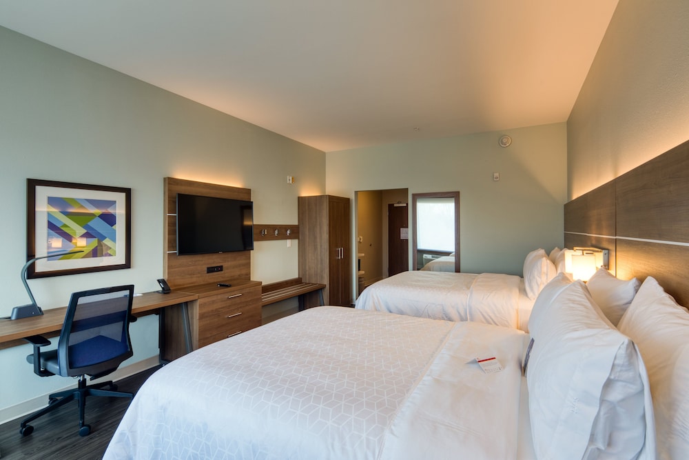 Holiday Inn Express & Suites Charlotte South End by IHG - photo 26