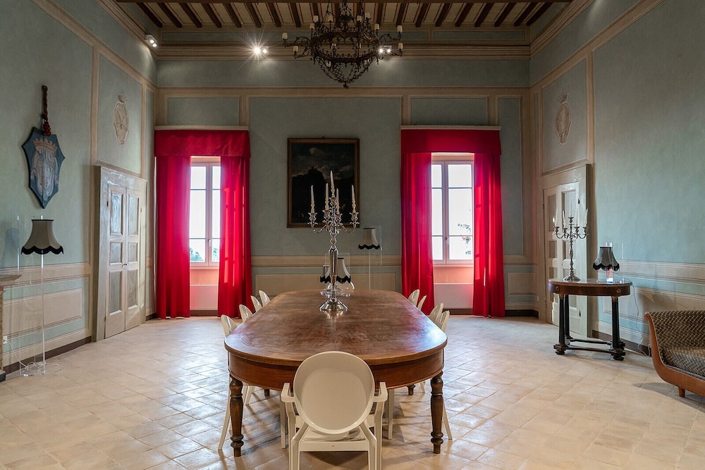 Palazzo Sbaraglini — 4-Star Luxury Hotel in Assisi, Italy
