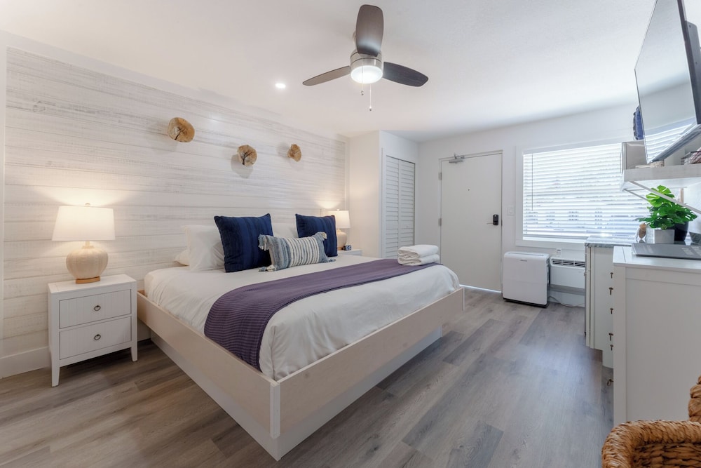 Siesta Key Beach Resort and Suites - photo 8