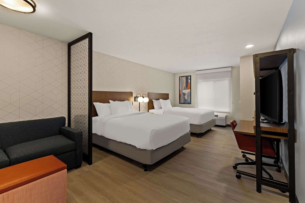 Everhome Suites Temecula - photo 12