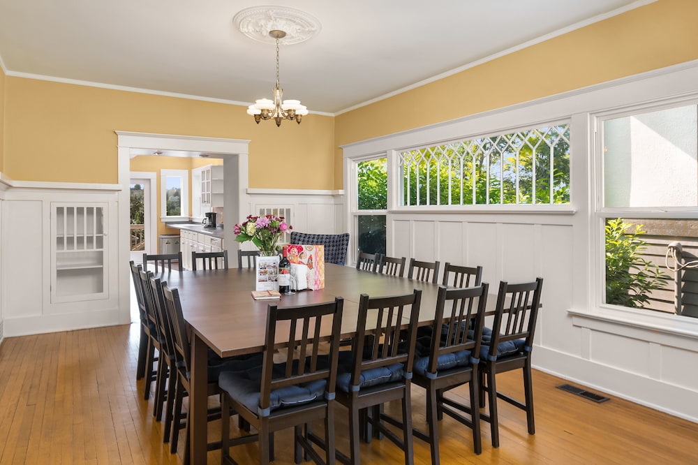 Seattle Vacation Home The Campus — 4-Star Luxury Hotel in Seattle, United States