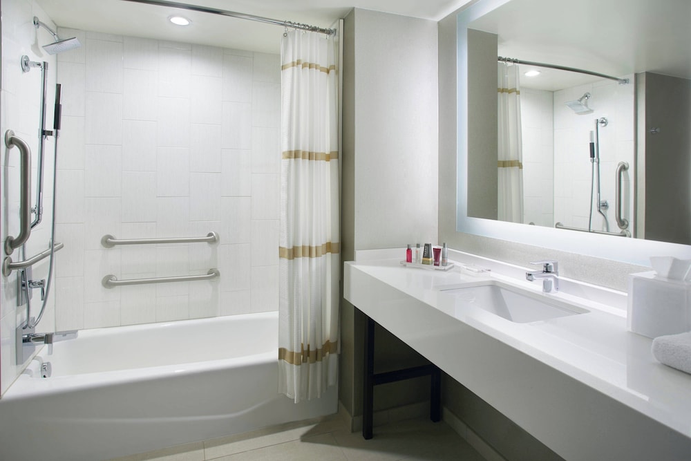 Marriott Columbus University Area - photo 20