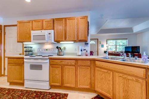 Edgewood Getaway - photo 8
