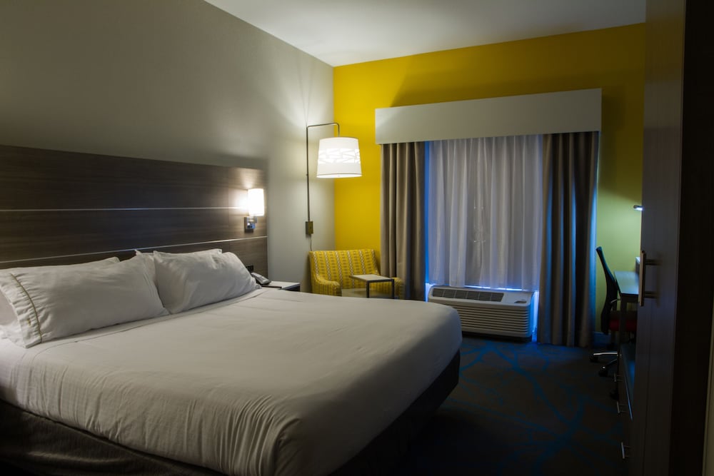 Holiday Inn Express & Suites Litchfield West by IHG - photo 6