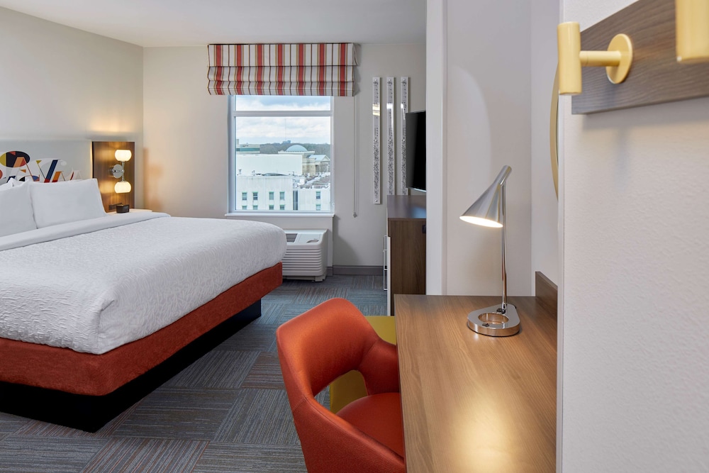 Hampton Inn & Suites Atlanta Midtown - photo 25