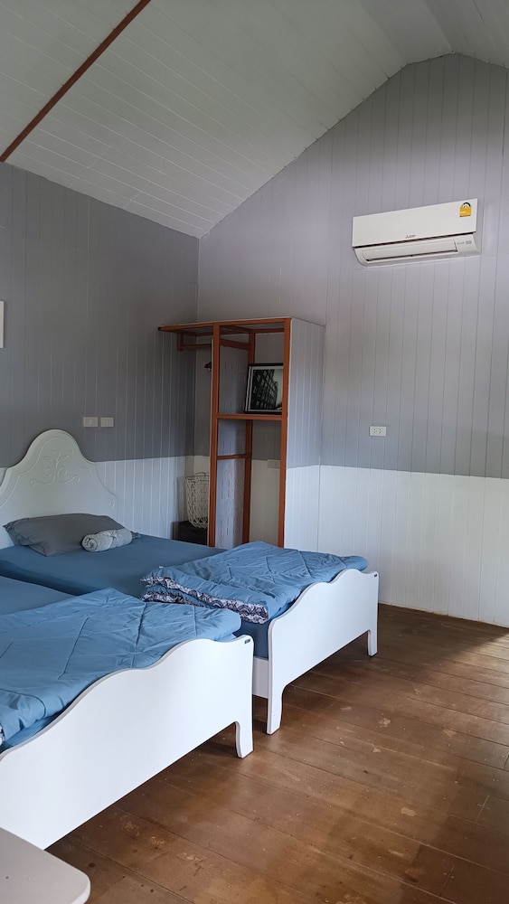 Libong resort - carbon neutral hotel in Unknown City