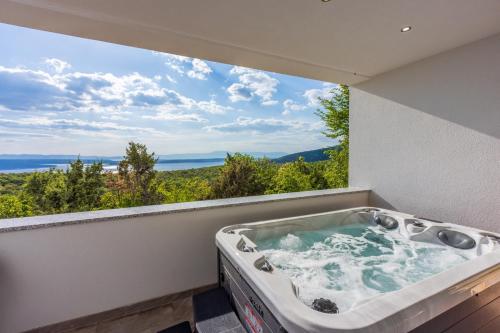 Einzigartige Casita mit Whirlpool Sauna Meerblick Grill Privatparkplatz in Crikvenica, Croatia