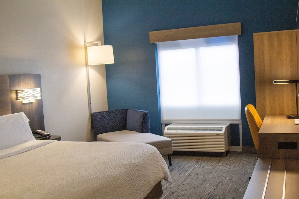 Holiday Inn Express & Suites Cullman - photo 15