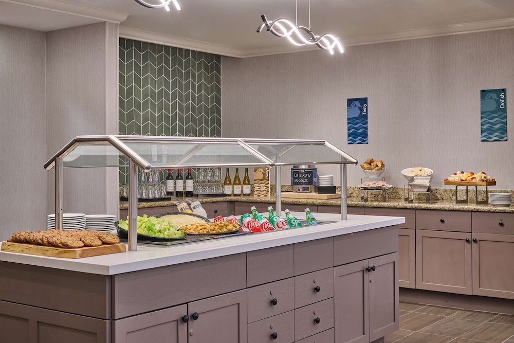 Homewood Suites by Hilton Anchorage - photo 37