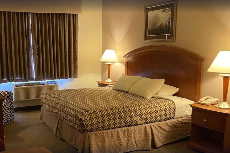 A Riverside Inn Travelodge by Wyndham - photo 43