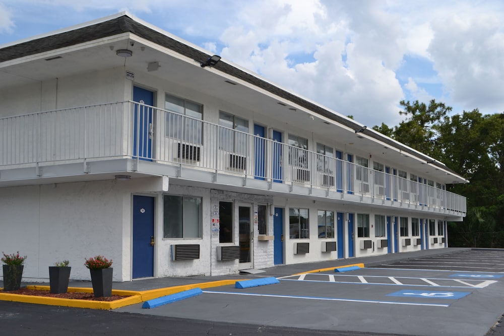 Knights Inn Jacksonville at Harts Rd - photo 12