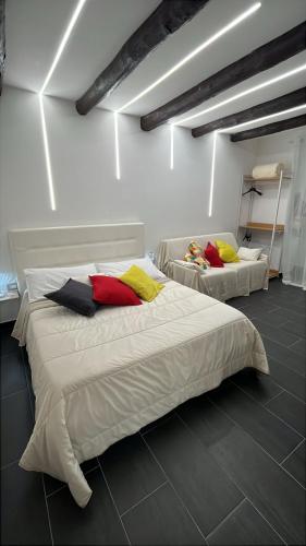Rama Chiaia10 — 4-Star Luxury Hotel in Naples, Italy