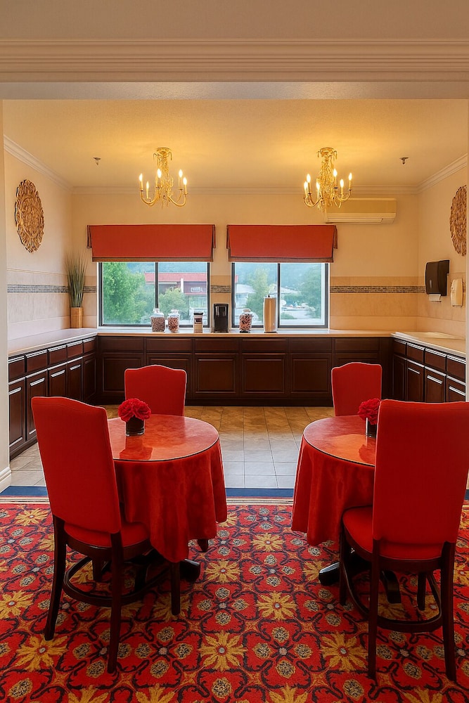Carlyle Hotel — Campbell — photo 4