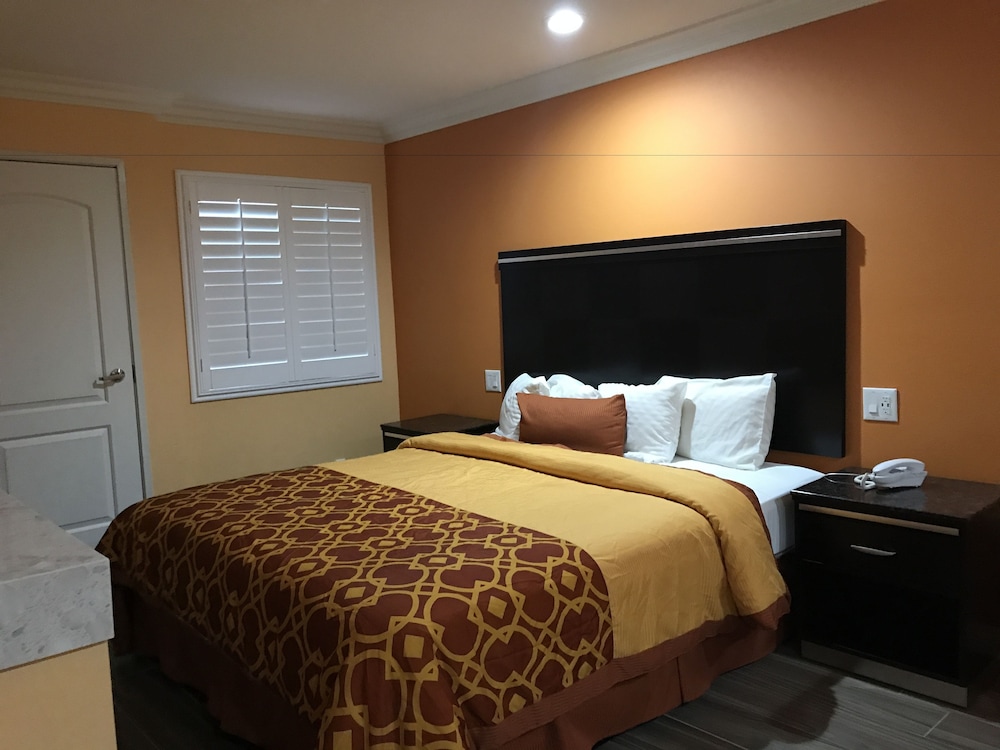 Executive Suites Inn - photo 3