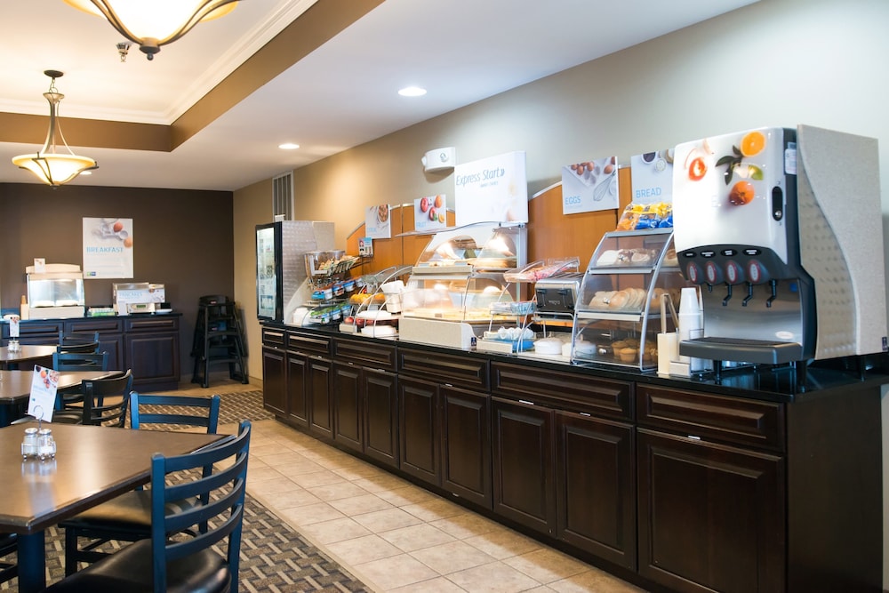 Holiday Inn Express Devils Lake by IHG - photo 38