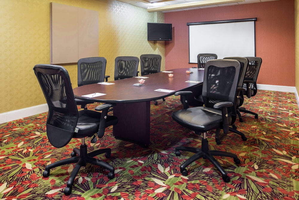 Hampton Inn & Suites Charlotte Arrowood Rd. - photo 52