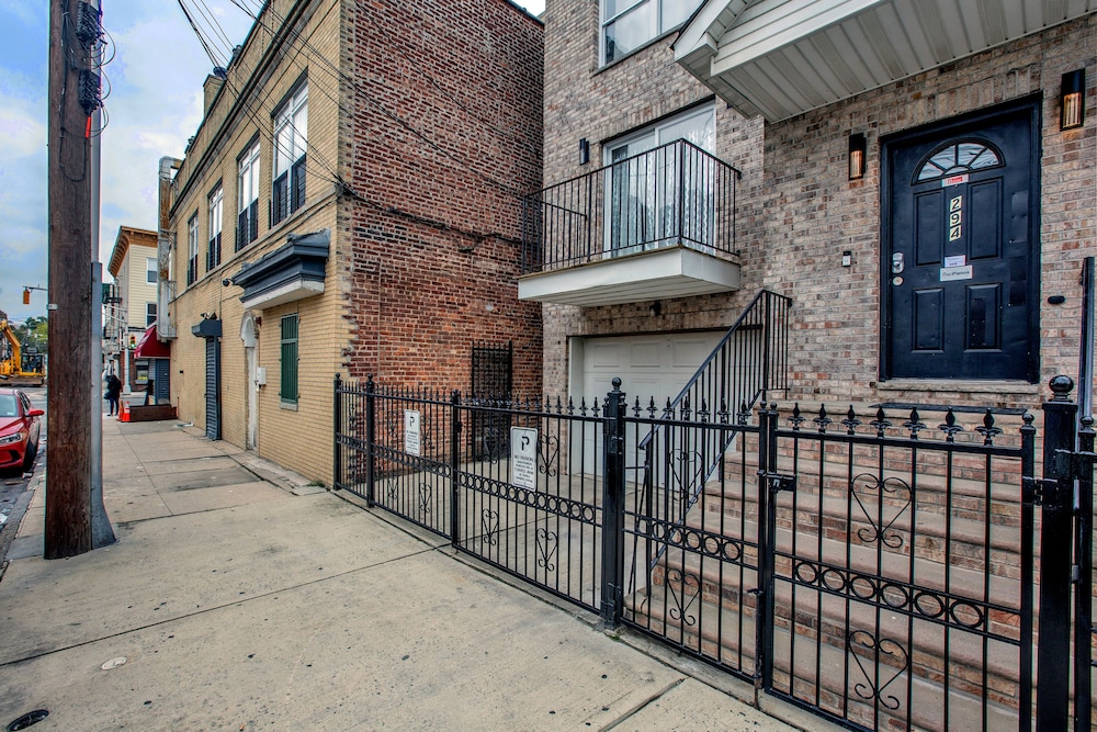 Racpanos Modern Stay on Forrest Street - photo 81