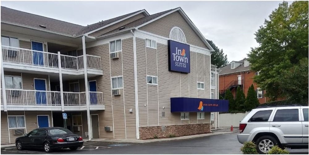 InTown Suites Extended Stay Atlanta GA Gwinnett Place - photo 14