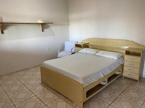 Quarto Com Ar Condicionado Ha 600 Metros Da Praia de Setiba in Guarapari, Brasil