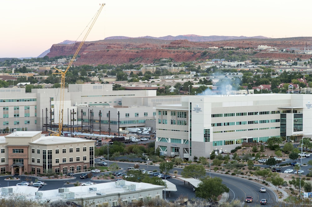 Holiday Inn Express & Suites St. George North Zion by IHG - photo 35