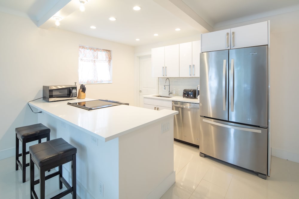 Pompano Suites by the Beach - photo 30