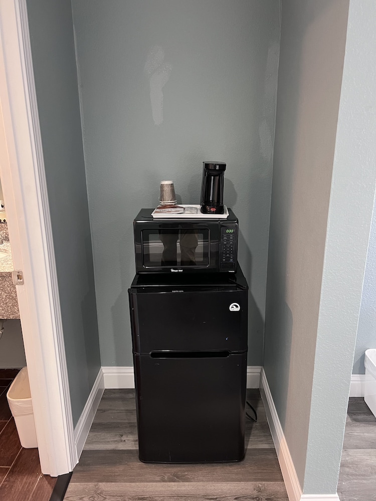 Surf City Inn and Suites - photo 13