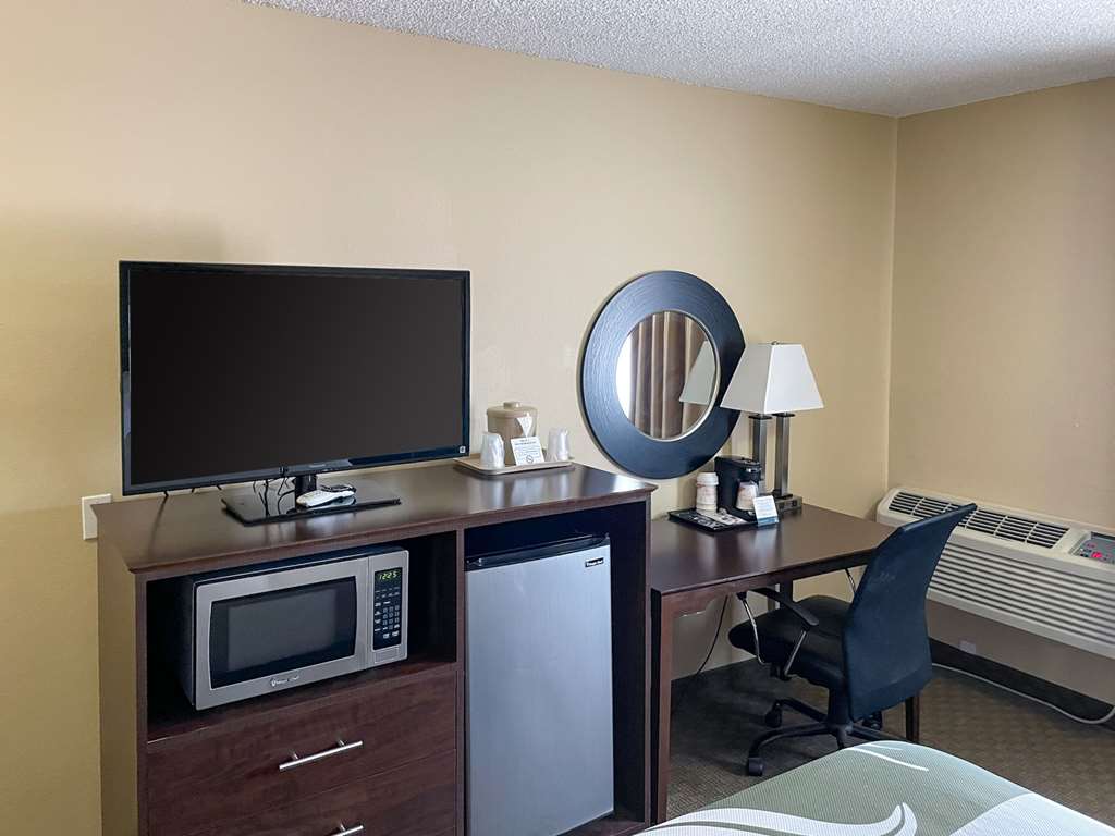 Quality Inn Ontario - photo 27